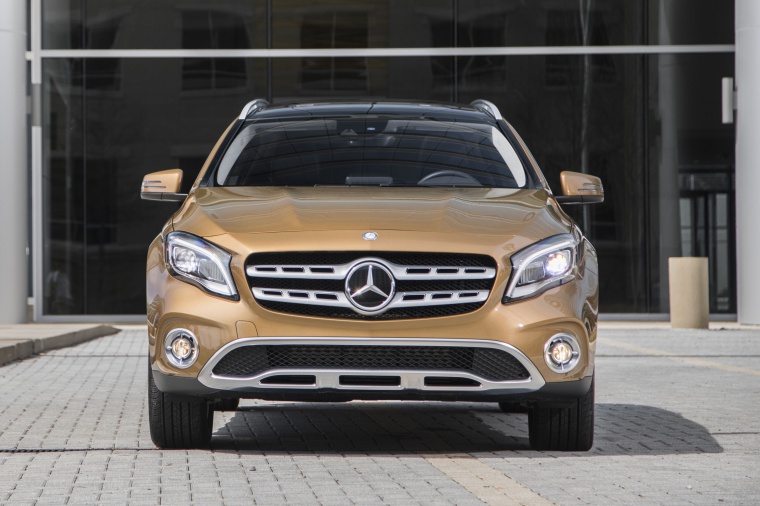 2019 Mercedes-Benz GLA 250 4MATIC from a frontal view
